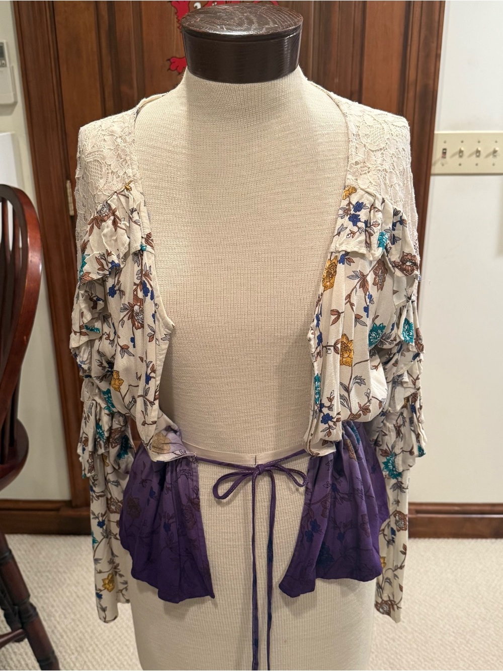 Gimmicks by Buckle Cream and Purple Gradient Lace Tied Top Cardigan